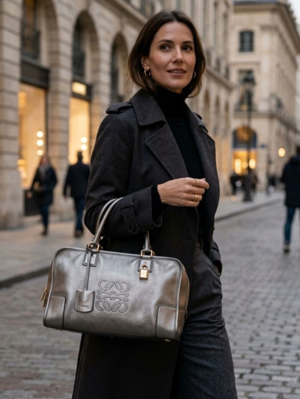 Loewe Amazona 35 Silver Handbag With Lock and Key - Picture 1 of 16
